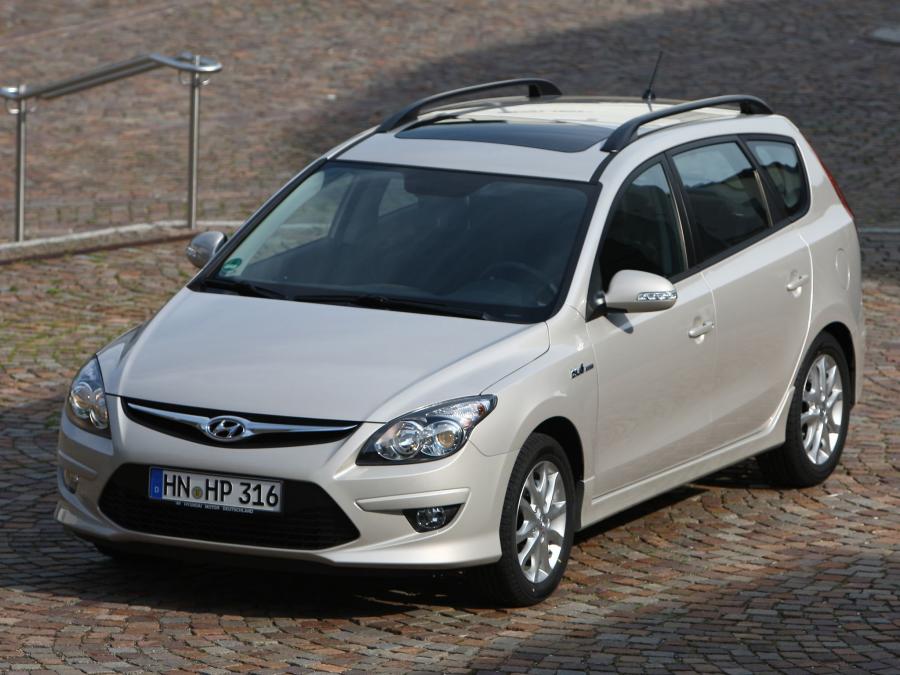  Hyundai i30 CW Blue Drive 2010 года  (фото 17 из 21)